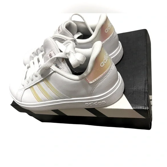 🌟🌟🌼NIB Adidas GRAND COURT 2.0 K. White Shoes with Iridescent Accents - Picture 7 of 12